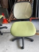 second hand | mesh back task chair green